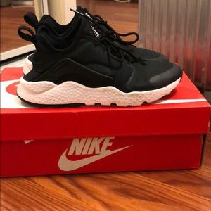 Nike W Air Huarache Run Ultra